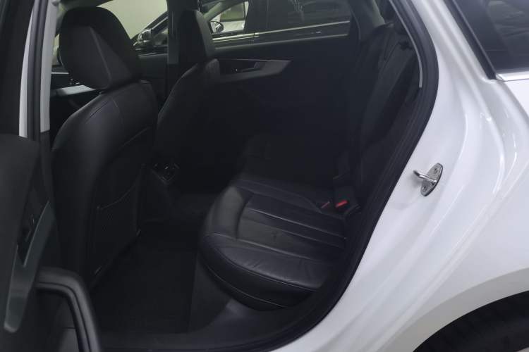 Used Audi A4L 2018 30th Anniversary Edition 40 TFSI Fashion Model Left Rear Seat