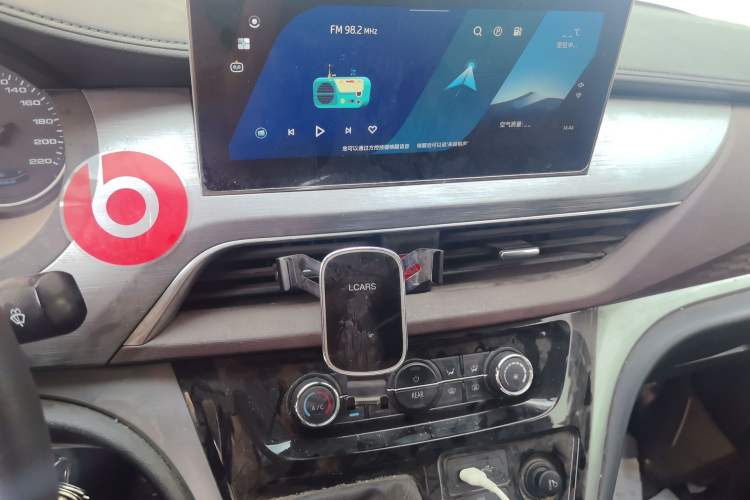 Used JAC Refine M3 2022 1.8L 7-seat Standard Edition