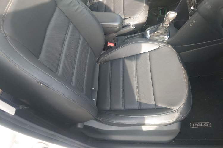 Used Volkswagen Polo 2013 1.6L Automatic Luxury Edition Right Front Seat