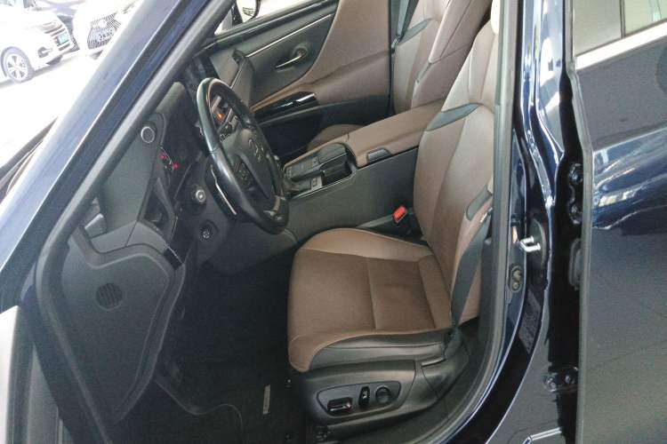 Used Lexus ES 2021 260 Excellence Edition