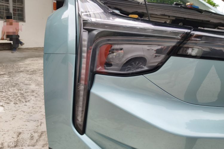 Used NETA U 2021 Pro 400 Cruiser Edition Right Front Headlight