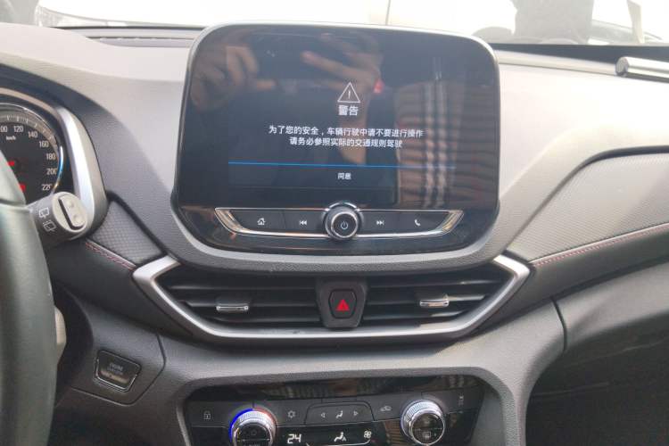 Used Chevrolet Orlando 2019 Redline 530T Automatic Enjoyment Version (5+2 Seating) China VI Audio And AC Panel