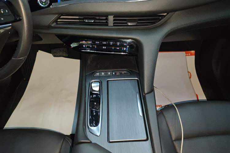 Used Buick Enclave 2020 28T Two-Wheel Drive Prestige Version Gear Lever