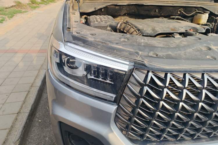 Used Great Wall Poer 2023 2.0T Commercial Version Automatic Gasoline 4x4 Elite Trim Standard Box GW4C20B Right Front Headlight