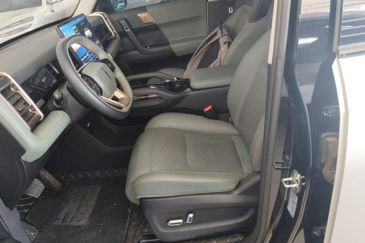 Used iCAR 03 2024 501km Four-wheel Drive Long-Range Advanced Version