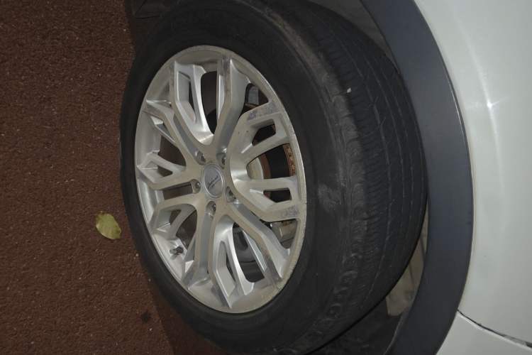 Used Land X7 2015 2.0T Panoramic Prestige Edition
