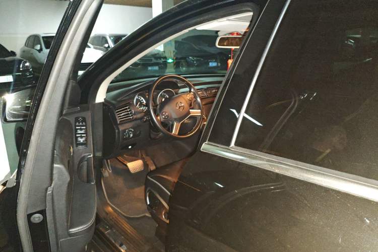 Used Mercedes-Benz R-Class 2017 R 320 4MATIC Business Edition Prestige Model