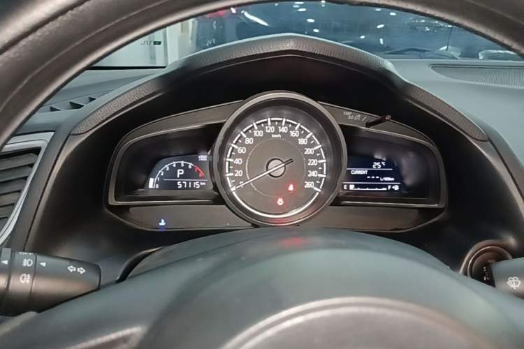 Used Mazda 3 Axela 2017 Sedan 1.5L Automatic Luxury Model Emission Standard China V