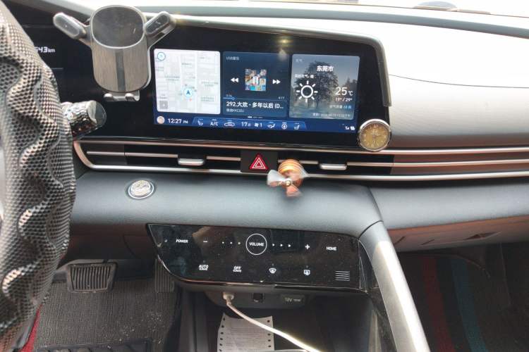 Used Hyundai Elantra 2021 1.5L CVT GLX Elite Edition Audio And AC Panel