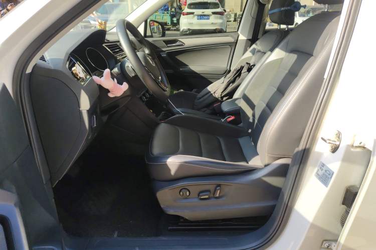 Used Volkswagen Tiguan L 2019 330TSI Automatic Two-Wheel Drive Smart Luxury Version China VI Standard