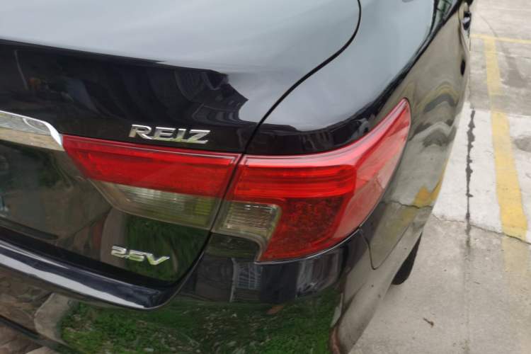 Used Toyota Reiz 2013 2.5V Elite Edition Right Rear Taillight
