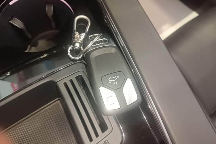 Used Audi A4L 2024 40 TFSI Luxury Dynamic Edition Vehicle Key