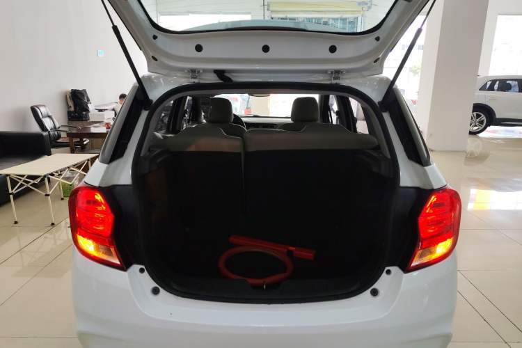 Used Chevrolet Lova RV 2016 1.5L Automatic Comfort Edition
