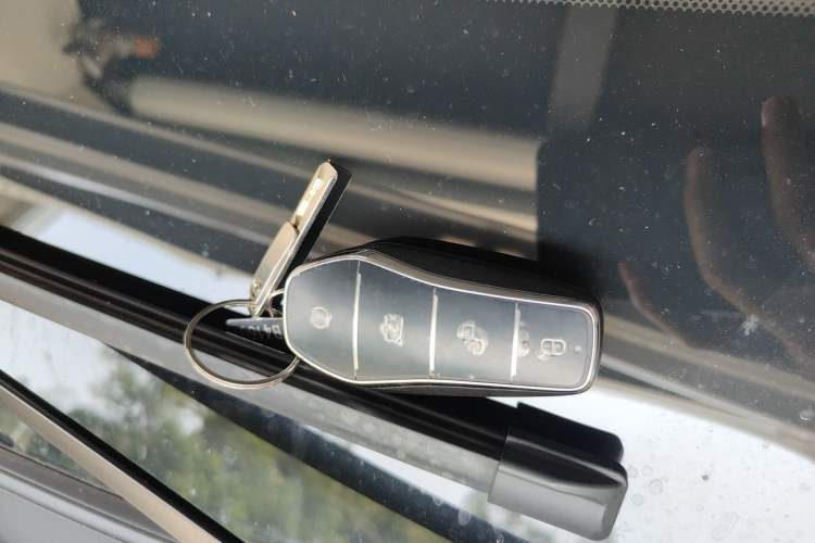 Used BYD Song PLUS New Energy 2025 DM-i 112KM Prestige Model Vehicle Key