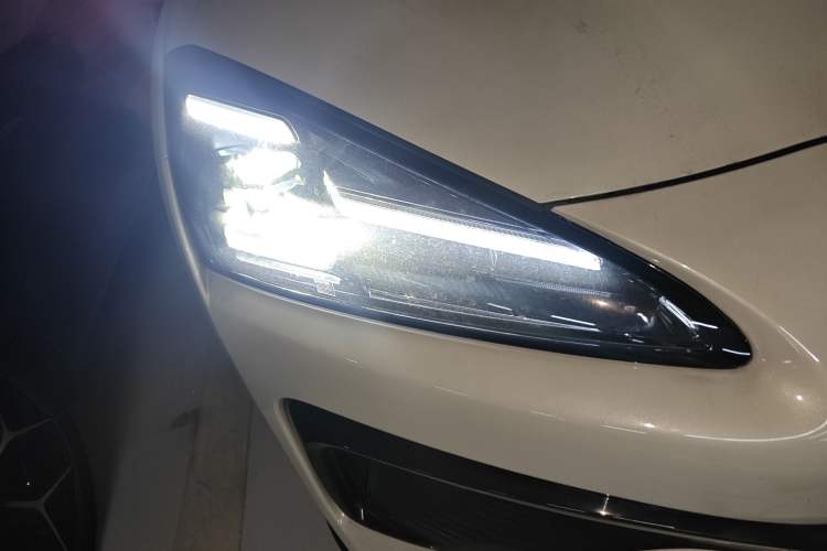 Used Baojun Yunhai 2024 60km Plug-in Hybrid Version