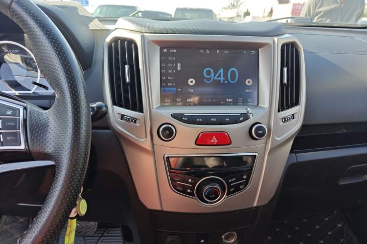 Used Haval H1 2017 Red-Label 1.5L AMT Luxury Model
