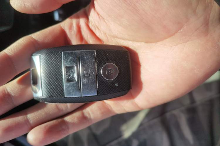 Used Kia Sorento 2015 Sorento L 2.0T Gasoline 4WD Elite Edition 7 Seats China V Emission Standard
