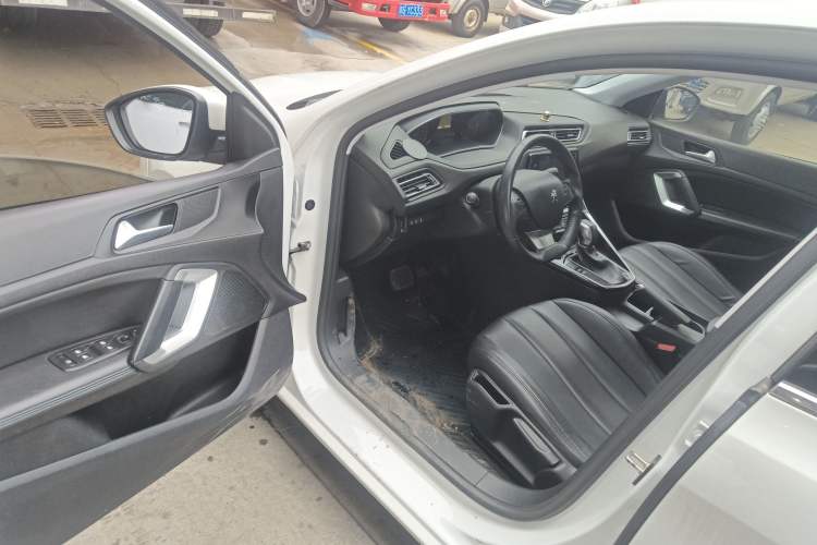 Used Peugeot 308 2018 1.6L Automatic Luxury Edition
