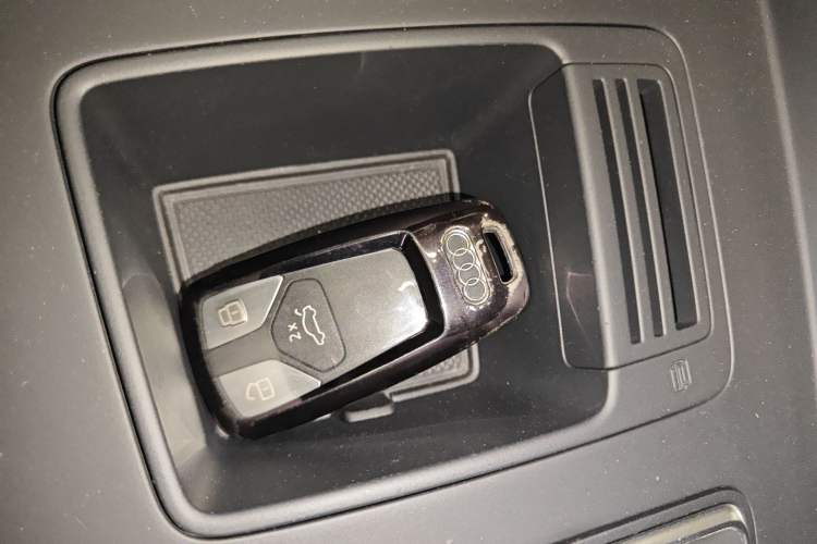 Used Audi A4L 2020 40 TFSI Fashion Dynamic Model Vehicle Key