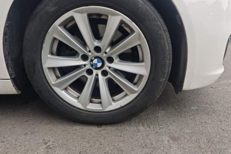 Used BMW 5 Series 2015 520i Elegant Edition
