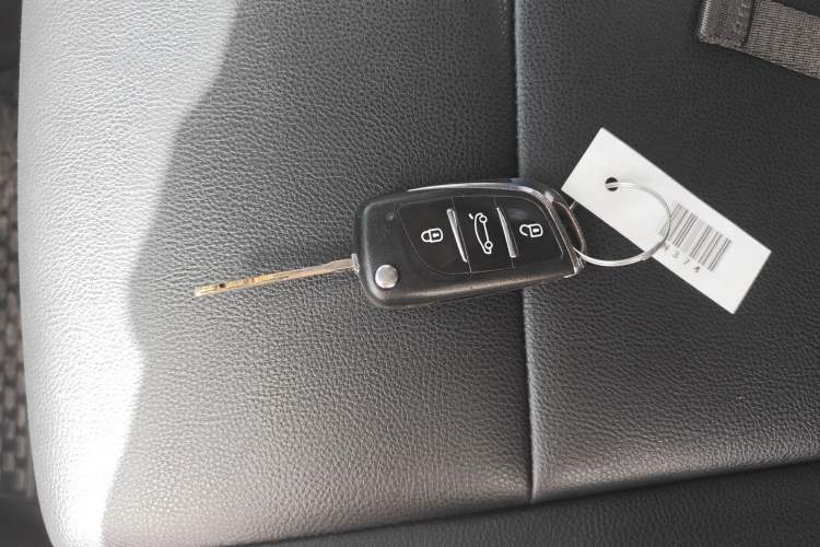 Used Toyota YARiS L Zhi Xuan 2016 Revised 1.5E CVT Charming Edition Interior 1