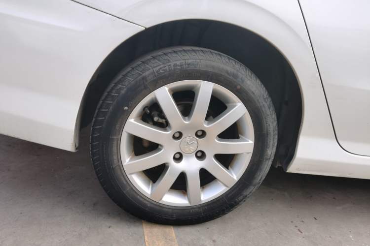 Used Peugeot 308 2014 Enjoy Edition Classic 1.6L Manual YouShang Model
