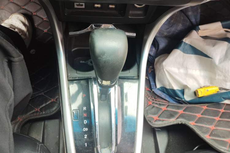 Used Honda Crider 2013 1.8L automatic luxury edition Gear Lever
