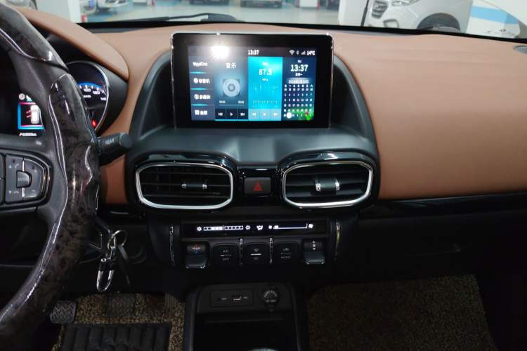 Used Dongfeng Aeolus AX4 2017 1.6L Manual ChaoShang Model
