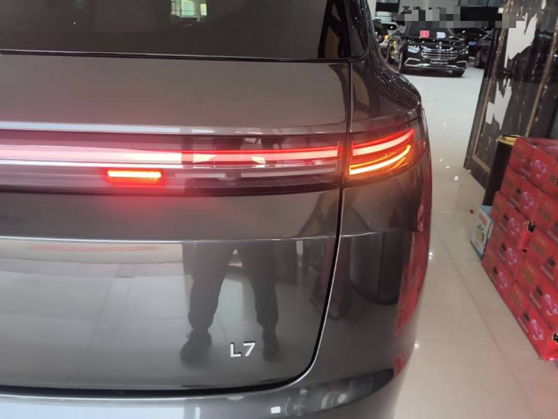 Used Li Auto L7 2023 Air model — 7