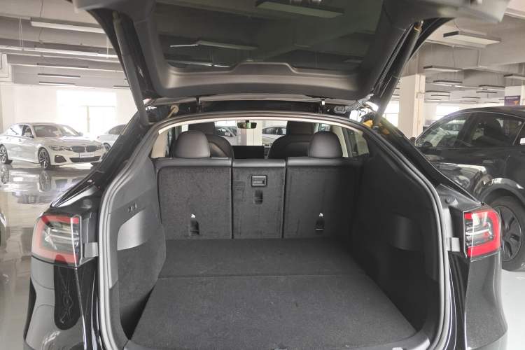 Used Tesla Model Y 2022 Rear-Wheel-Drive Version
