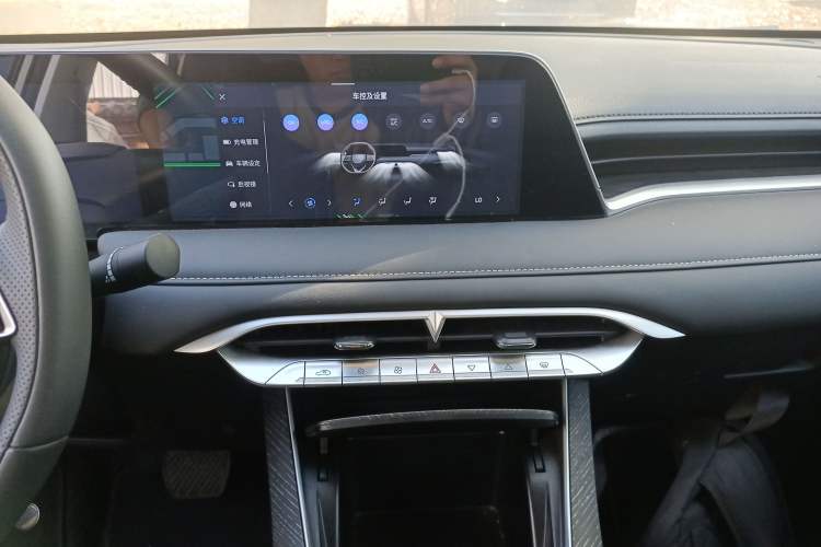 Used Venucia V DD-i 2023 110 km iE Version
