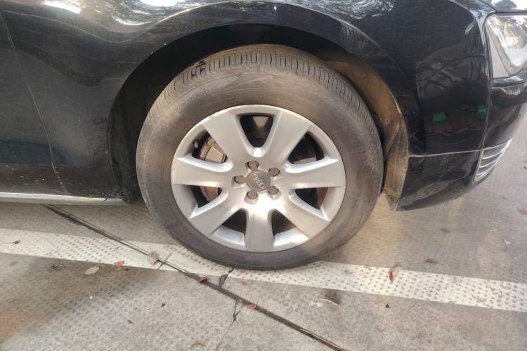 Used Audi A8 2013 A8L 45 TFSI quattro Comfort model
