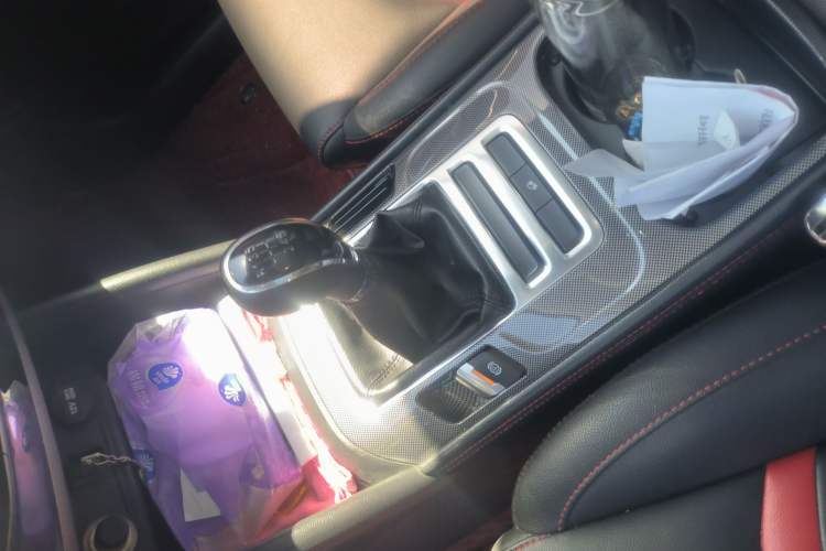 Used CHANGAN CS55 2017 1.5T Manual Colorful Edition Gear Lever