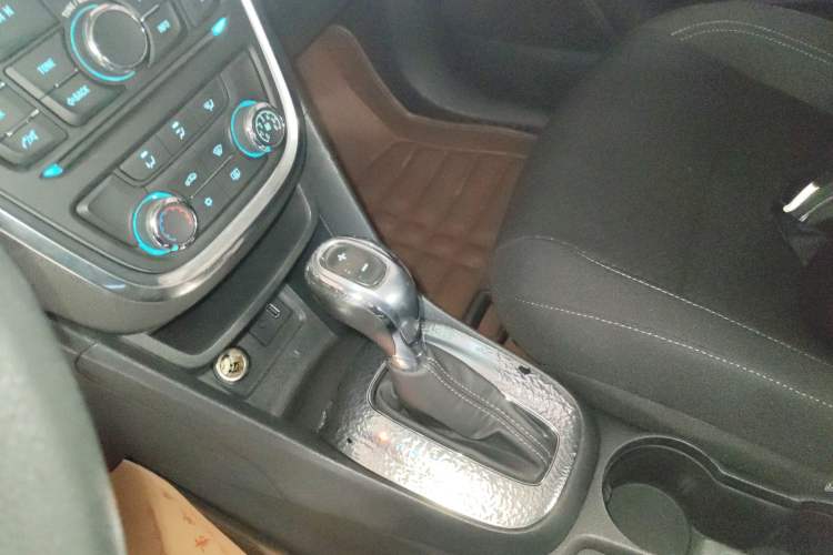 Used Buick Encore 2014 1.4T Automatic Two-Wheel Drive Urban Elite Model Gear Lever