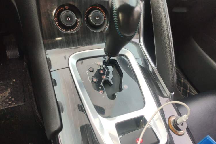 Used Peugeot 3008 2015 2.0L Automatic Classic Edition
