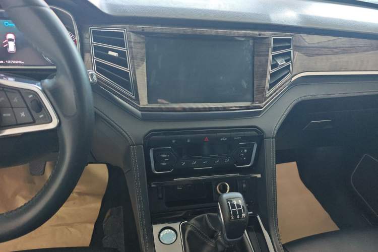 Used Zotye Domy X7 2017 1.8T Manual Luxury Model Audio And AC Panel