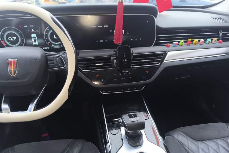 Used Hongqi HS5 2019 2.0T Smart Connect Flagship Edition Audio And AC Panel