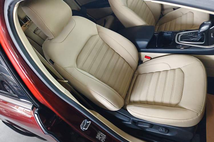 Used Ford Edge 2016 EcoBoost 245 Two-Wheel-Drive Titanium 5-Seater