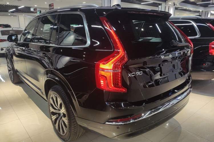 Used Volvo XC90 2024 B5 SmartDrive Luxury Edition 5 Seats
