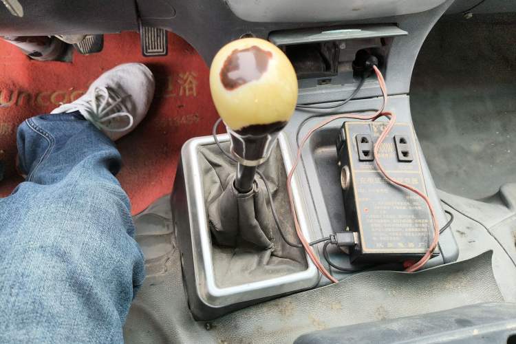 Used Foton Scenic 2014 2.0L Express Standard Long-Wheelbase High-Roof Version 486EQV4
