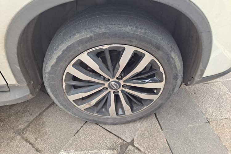 Used GAC Trumpchi GS4 2017 235T Automatic Two-Wheel Drive Luxury Smart Connectivity Version Right Front Wheel Hub