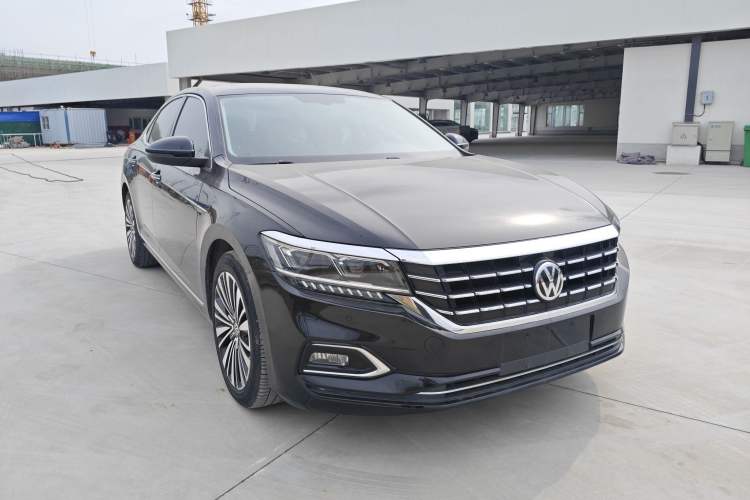 Used Volkswagen Passat 2019 330TSI Luxury Edition China VI Standard Front Right 45 Deg
