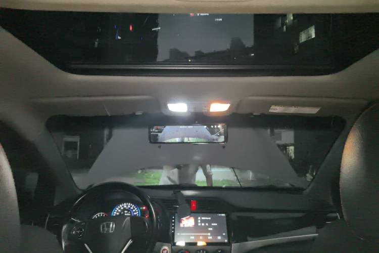 Used Honda Crider 2013 1.8L automatic luxury edition Headliner