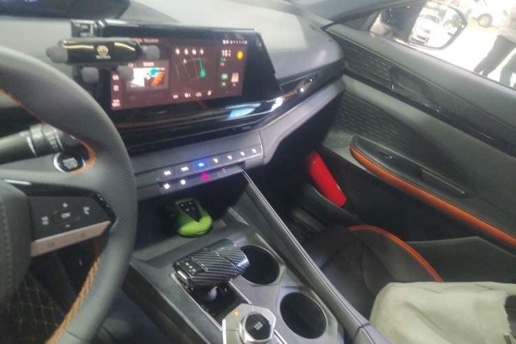 Used CHANGAN UNI-V 2023 1.5T Premium Model
