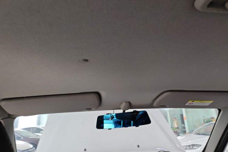 Used Dongfeng Ruichi 2021 2.4T Diesel Two-Wheel Drive Business Edition Long Cargo Bed YCY24165-61
