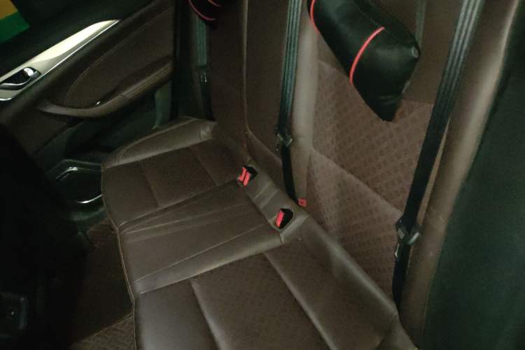 Used CHANGAN Eado 2018 High-Energy Edition 1.6L GDI Automatic Pioneer Model China V Standard
