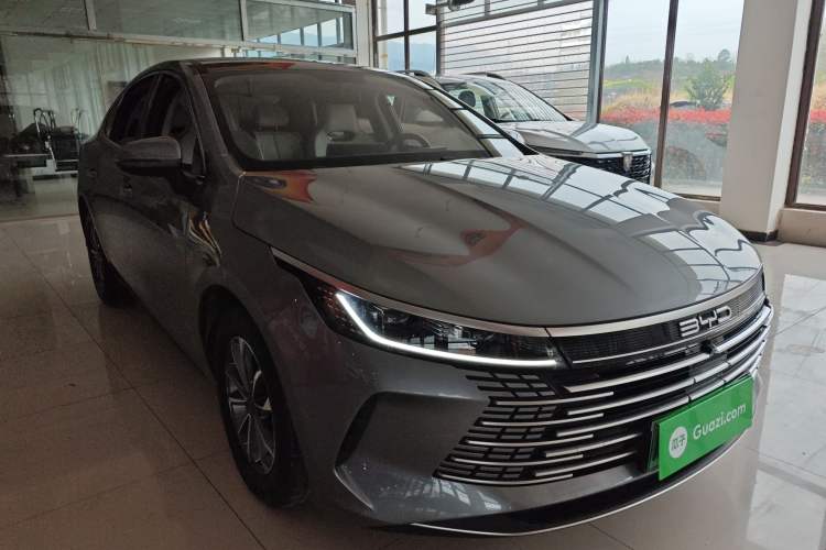 Used BYD Destroyer 05 2024 HONOR Edition DM-i 55KM Luxury Model Front Right 45 Deg