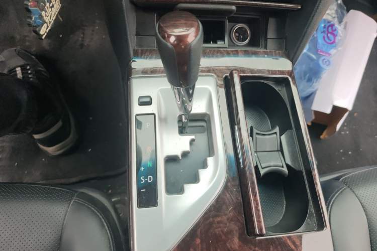 Used Toyota Camry 2015 2.0G Premier Edition Gear Lever
