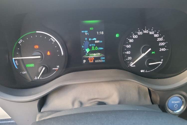 Used Toyota Granvia 2023 2.5L Hybrid Prestige PLUS Edition Odometer Close Up