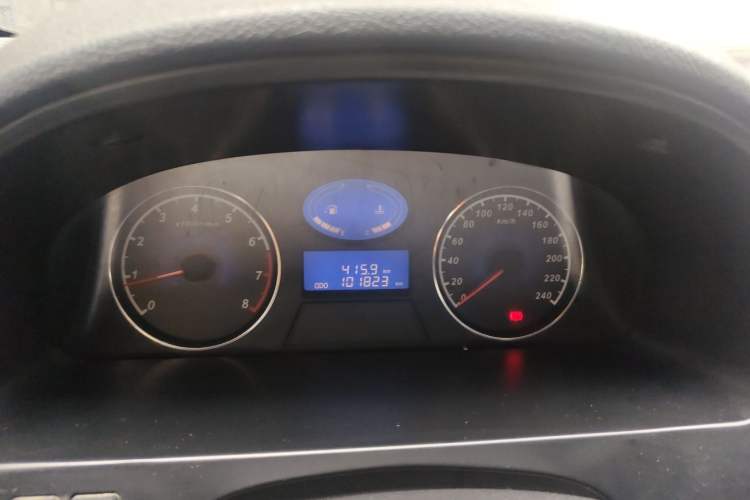 Used Geely Auto Classic Emgrand 2013 Hatchback 1.5L Manual Entry-Level Model Instrument Cluster